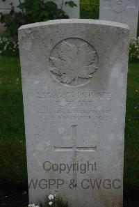 Etaples Military Cemetery - Plant, R